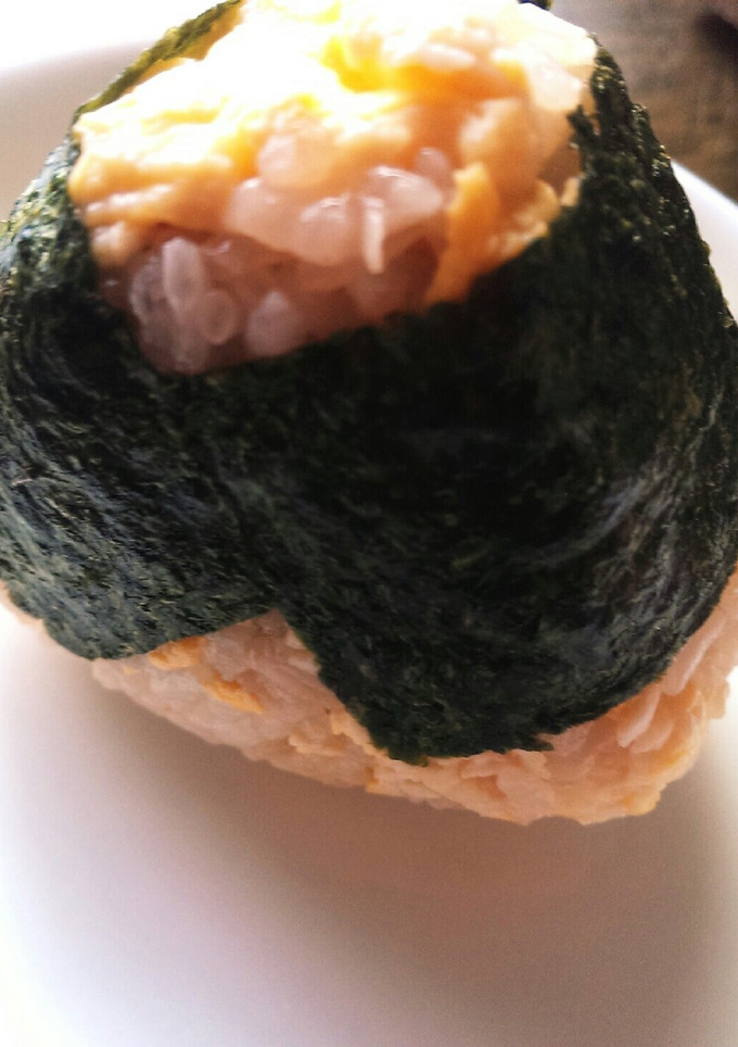 簡単！焼き肉のたれ味の炒りたまごおにぎり-レシピのメイン写真