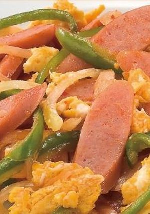 ウインナーと玉ねぎのピリ辛卵炒め-レシピのメイン写真