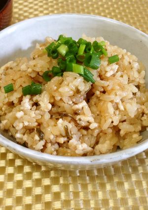 簡単!準備3分★塩昆布と鶏の炊き込みご飯-レシピのメイン写真