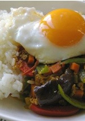 旨味たっぷり♪角切り野菜のドライカレー-レシピのメイン写真