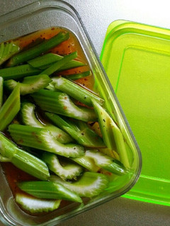 大量消費!セロリの中華ドレッシング浸け-レシピのメイン写真