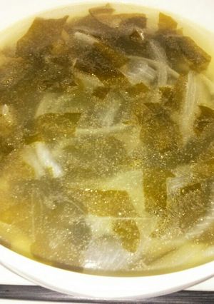 簡単♪ウェイパーでワカメスープ-レシピのメイン写真