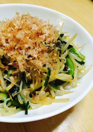 安くて簡単！ピリ辛ニラもやし♪-レシピのメイン写真