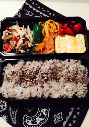【男子弁当】棒棒鶏梅風味とナポリタン-レシピのメイン写真