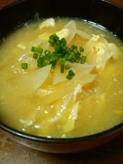 ♪味噌汁♪玉葱と卵-レシピのメイン写真