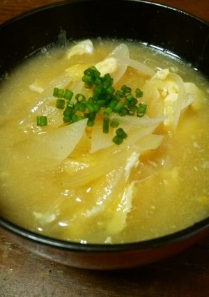 ♪味噌汁♪玉葱と卵-レシピのメイン写真