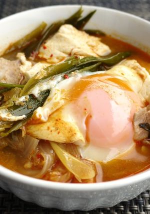 簡単♪キムチのスンドゥブチゲスープ-レシピのメイン写真