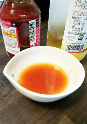 桃屋のキムチの素ですっぱカラーい調味料-レシピのメイン写真
