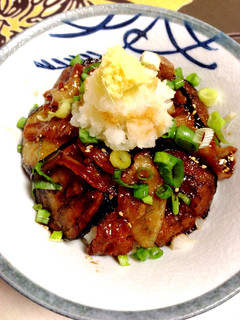 茄子と豚バラの甘辛丼♪おろし生姜を添えて-レシピのメイン写真