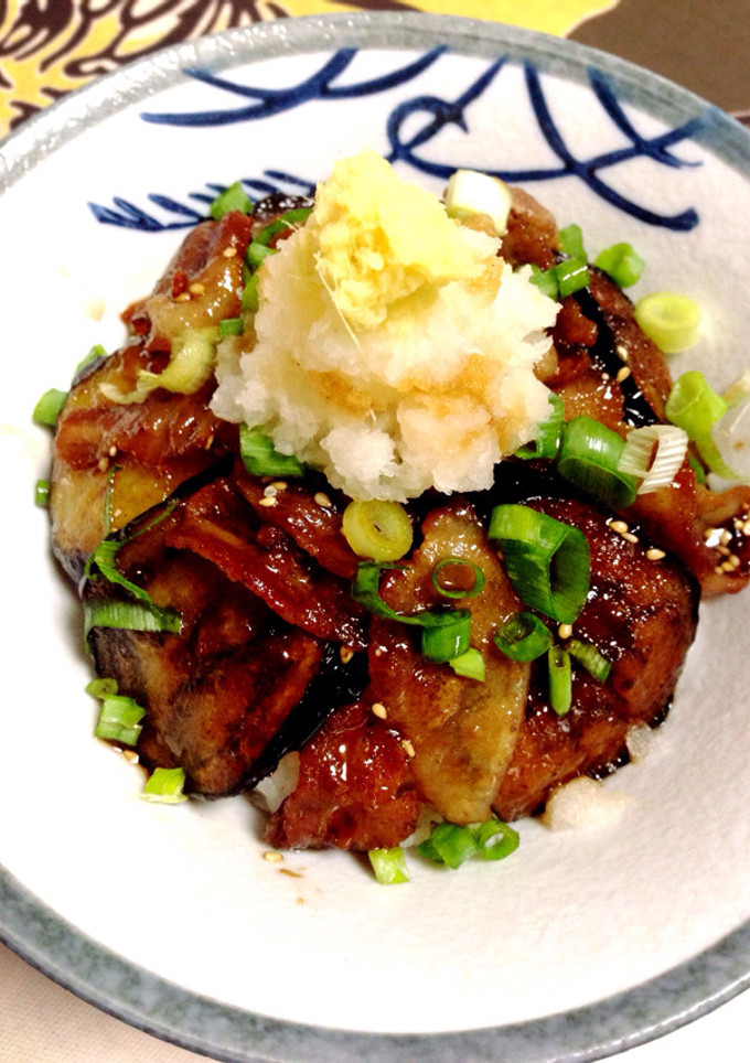 茄子と豚バラの甘辛丼♪おろし生姜を添えて-レシピのメイン写真