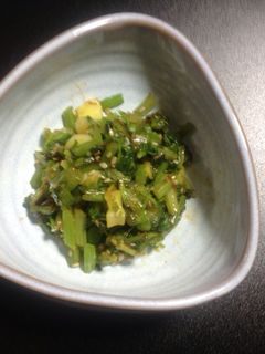 セロリの葉の胡麻味噌炒め-レシピのメイン写真