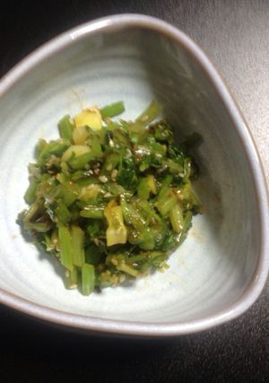 セロリの葉の胡麻味噌炒め-レシピのメイン写真