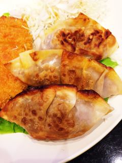 余ったミートソースで揚げ焼き餃子-レシピのメイン写真