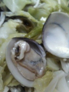 春にぴったり♪キャベツと蛤のワイン蒸し-レシピのメイン写真