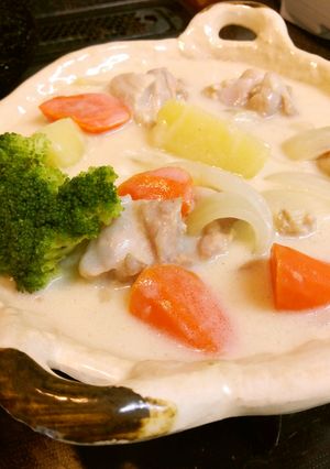 冬の定番♡チキンで作るクリームシチュー-レシピのメイン写真