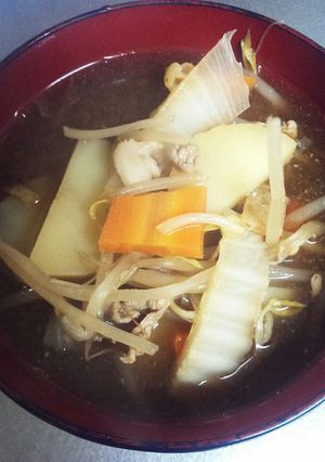 豚肉じゃがいもの赤味噌汁-レシピのメイン写真