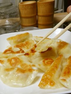 余ったポテサラで、餃子-レシピのメイン写真