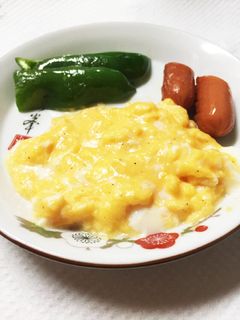 朝食に!チーズスクランブルエッグ-レシピのメイン写真