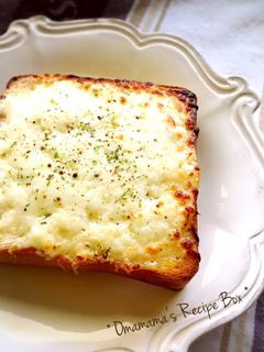 マヨチーズトースト-レシピのメイン写真