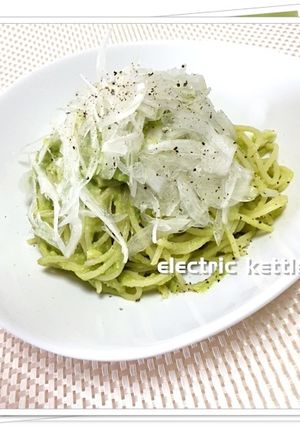 オニオンスライスのアボカドソースパスタ-レシピのメイン写真