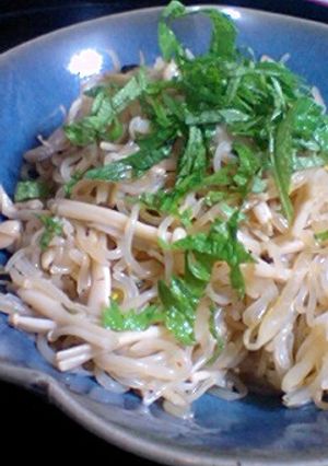 なくなるの早すぎ！大葉にんにく醤油で白滝-レシピのメイン写真
