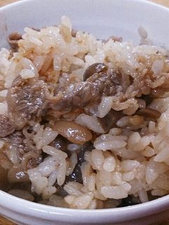 きのこと牛肉の炊き込みごはん-レシピのメイン写真