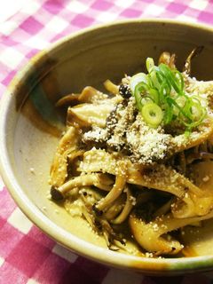 舞茸とシメジのスパイシーチーズ炒め-レシピのメイン写真