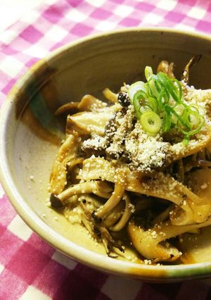舞茸とシメジのスパイシーチーズ炒め-レシピのメイン写真