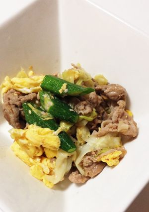 ほんのり梅味♪おくらと豚肉に梅炒め！-レシピのメイン写真