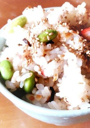 簡単混ぜるだけ♡枝豆＆塩昆布の混ぜご飯-レシピのメイン写真