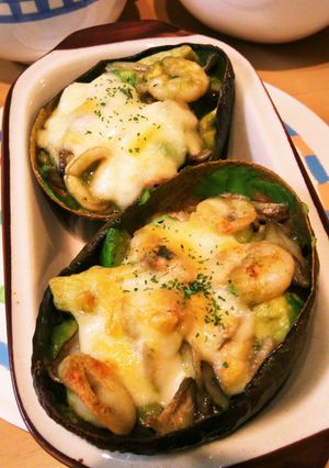熱々美味しい☆クリームアボカドココット-レシピのメイン写真