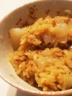 残った煮汁で☆玉ねぎの炊き込みご飯♪-レシピのメイン写真