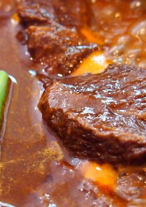 鹿角短角牛のほほ肉で鍋焼きシチュー-レシピのメイン写真