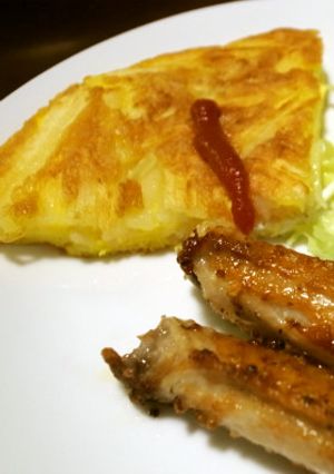 玉子2個で4人分！千切りポテトのオムレツ-レシピのメイン写真