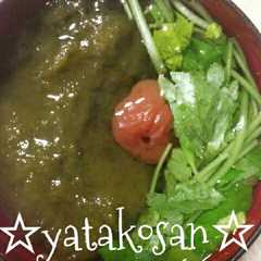 รูปของ とろろ昆布と三つ葉のお吸い物~梅干し風味