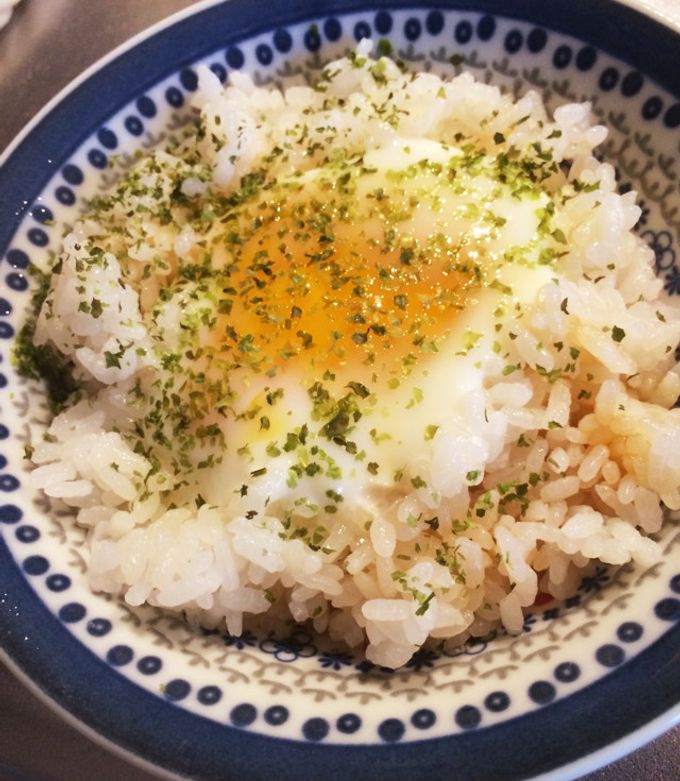 ズボラ飯】レンジで簡単早い半熟卵ご飯！ by umamasan 【クックパッド