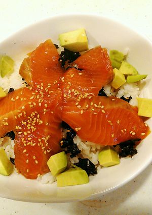 カフェごはん★サーモンとアボカドの漬け丼-レシピのメイン写真