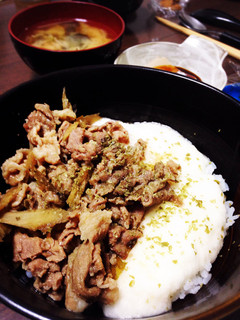 豚とごぼうの甘辛煮とろろ丼-レシピのメイン写真