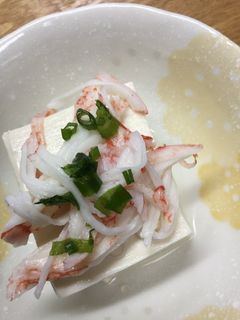 カニかまをのせた冷奴-レシピのメイン写真