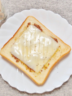 朝食にはちみつマスタードのチーズトースト-レシピのメイン写真