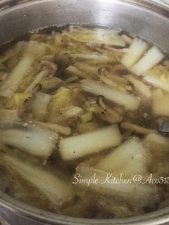 白菜としめじのゴマ味噌スープ-レシピのメイン写真