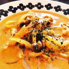 รูปของ 玉ねぎとキノコの豆乳カレースープ