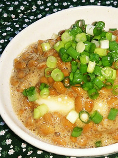 さわやか★赤梅酢と納豆のせ豆腐-レシピのメイン写真
