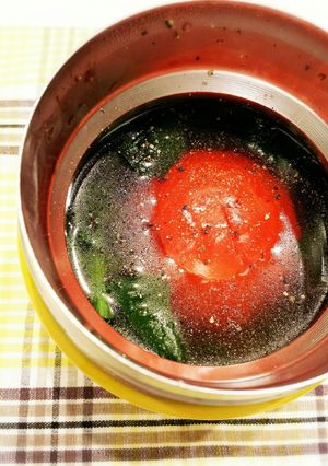 まるごとトマトとほうれん草のスープ-レシピのメイン写真