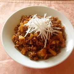 รูปของ みそ味ひき肉中華丼