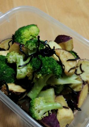 ブロッコリーとサツマイモの塩昆布和え-レシピのメイン写真