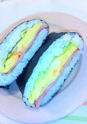 ❇トロ～リオムレツ♥ベーコンおにぎらず☺-レシピのメイン写真