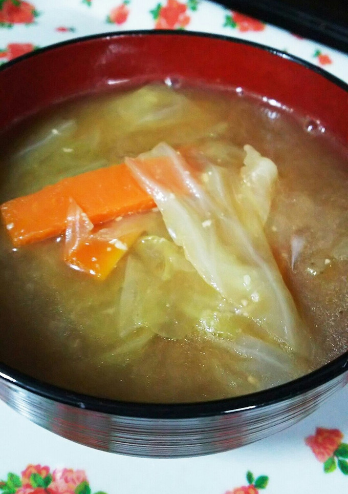 ごま油で炒めたキャベツが旨い！お味噌汁-レシピのメイン写真
