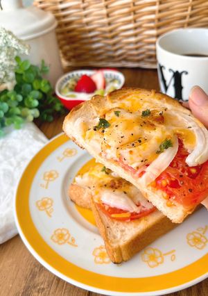 新玉ねぎとトマトの味噌マヨチーズトースト-レシピのメイン写真