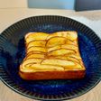 りんごのシナモンクリチハニートースト!